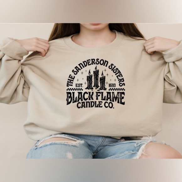 Gildan Tops - Sanderson crewneck sand